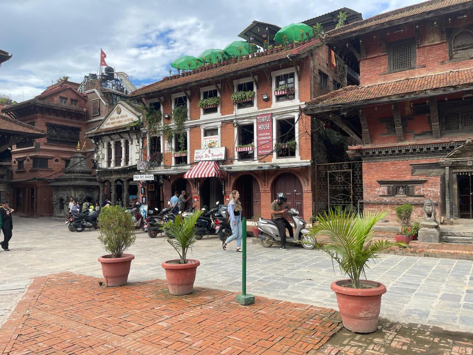 Отель Patan Square - 2 Km From Patan Durbar Square Экстерьер фото
