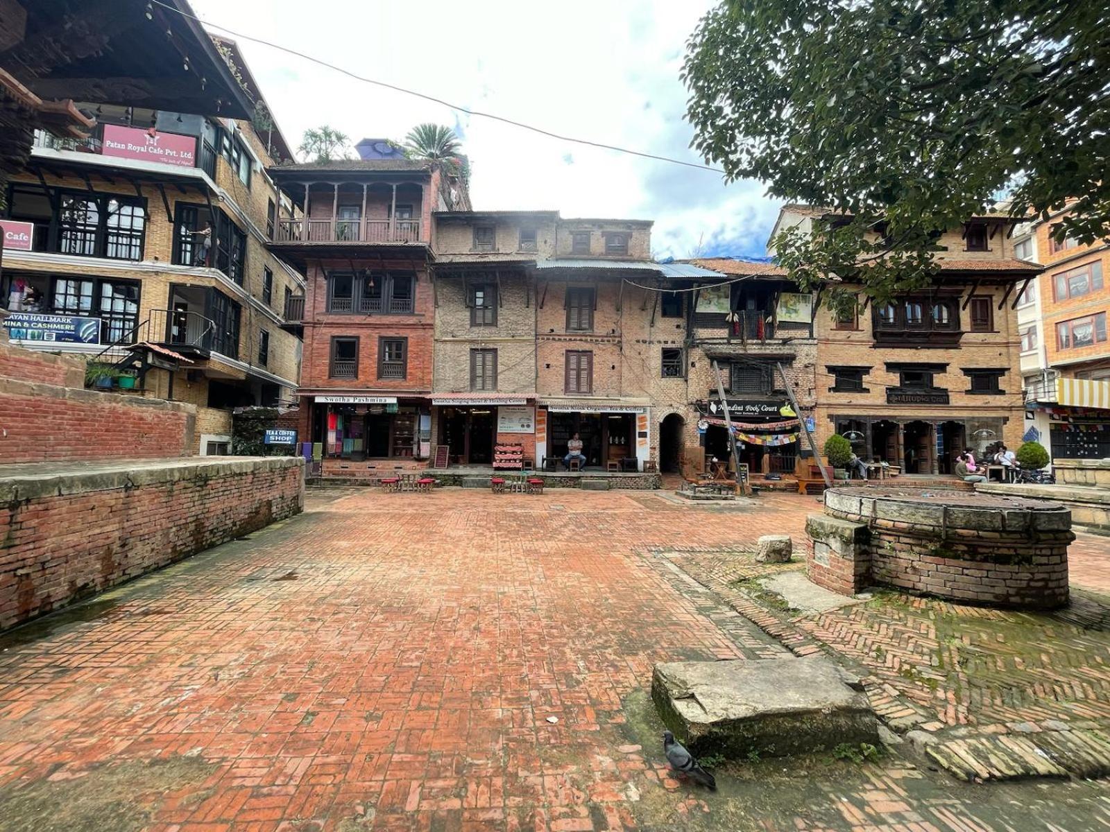 Отель Patan Square - 2 Km From Patan Durbar Square Экстерьер фото